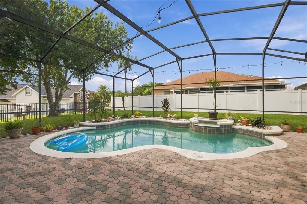 En Venta: $619,900 (4 camas, 3 baños, 2441 Pies cuadrados)