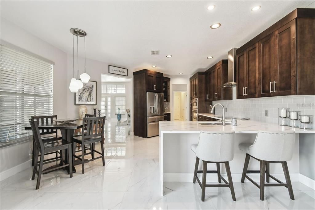 En Venta: $455,000 (4 camas, 3 baños, 2214 Pies cuadrados)
