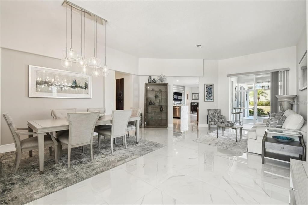 En Venta: $455,000 (4 camas, 3 baños, 2214 Pies cuadrados)