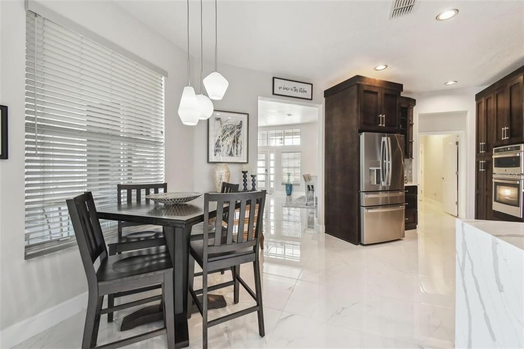 En Venta: $455,000 (4 camas, 3 baños, 2214 Pies cuadrados)