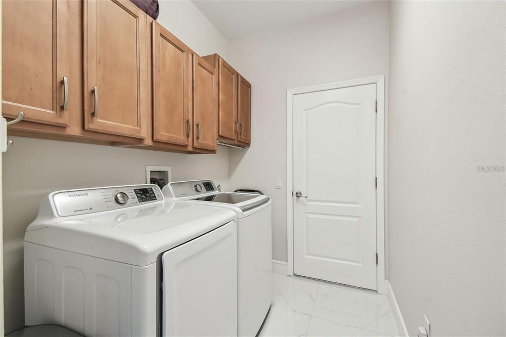En Venta: $455,000 (4 camas, 3 baños, 2214 Pies cuadrados)