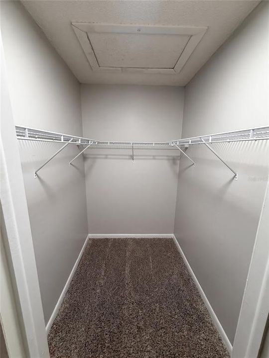 En Venta: $395,000 (4 camas, 2 baños, 1985 Pies cuadrados)