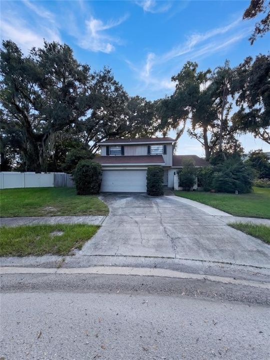 En Venta: $395,000 (4 camas, 2 baños, 1985 Pies cuadrados)