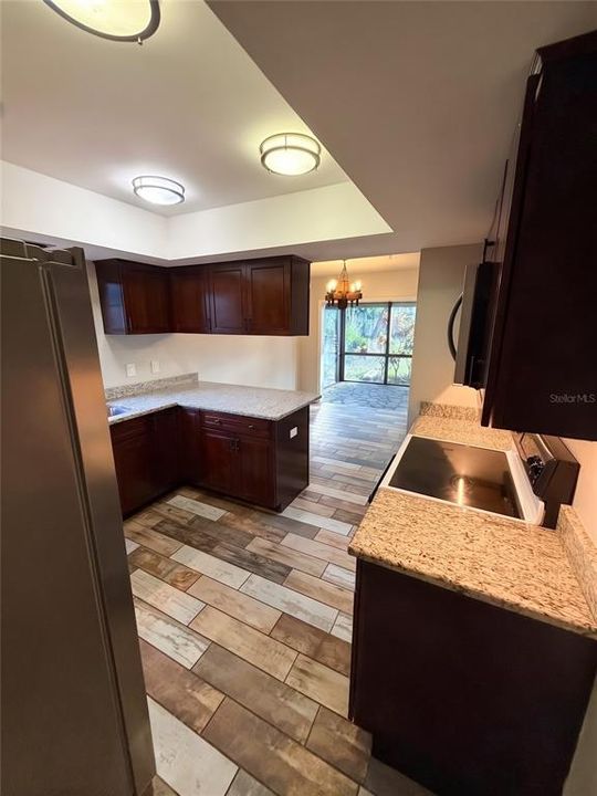 En Venta: $395,000 (4 camas, 2 baños, 1985 Pies cuadrados)