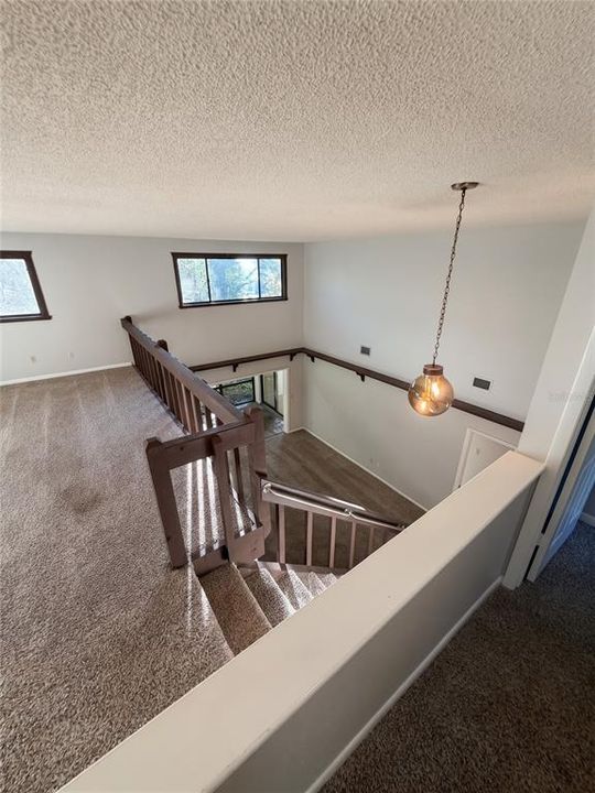 En Venta: $395,000 (4 camas, 2 baños, 1985 Pies cuadrados)