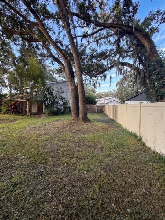 En Venta: $395,000 (4 camas, 2 baños, 1985 Pies cuadrados)
