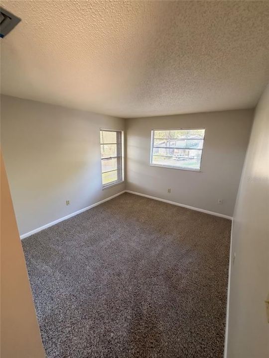 En Venta: $395,000 (4 camas, 2 baños, 1985 Pies cuadrados)