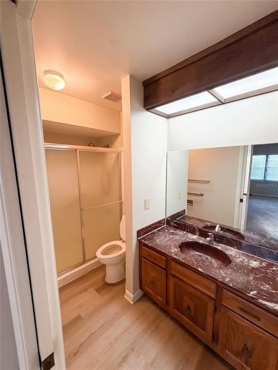 En Venta: $395,000 (4 camas, 2 baños, 1985 Pies cuadrados)