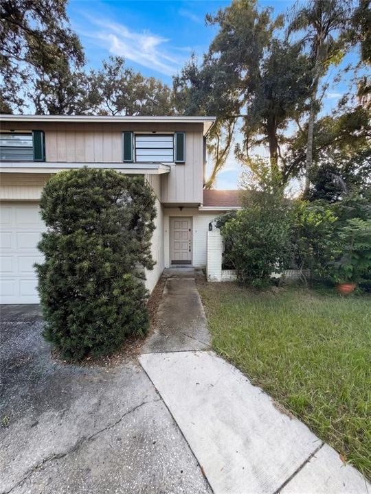 En Venta: $395,000 (4 camas, 2 baños, 1985 Pies cuadrados)