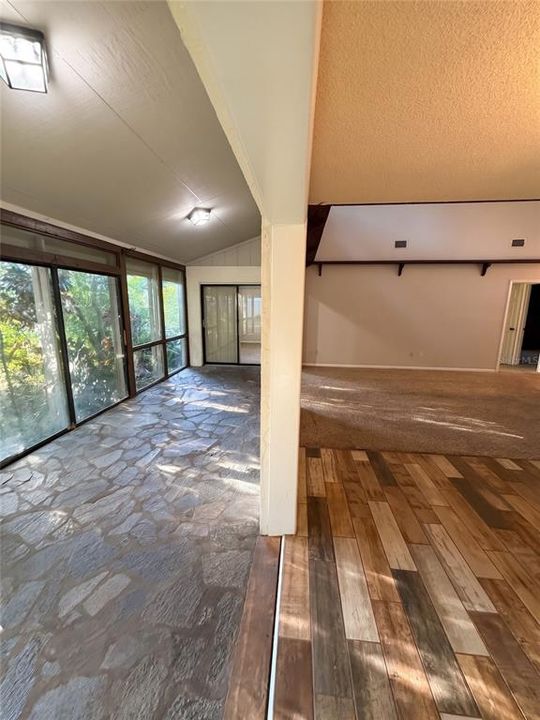 En Venta: $395,000 (4 camas, 2 baños, 1985 Pies cuadrados)