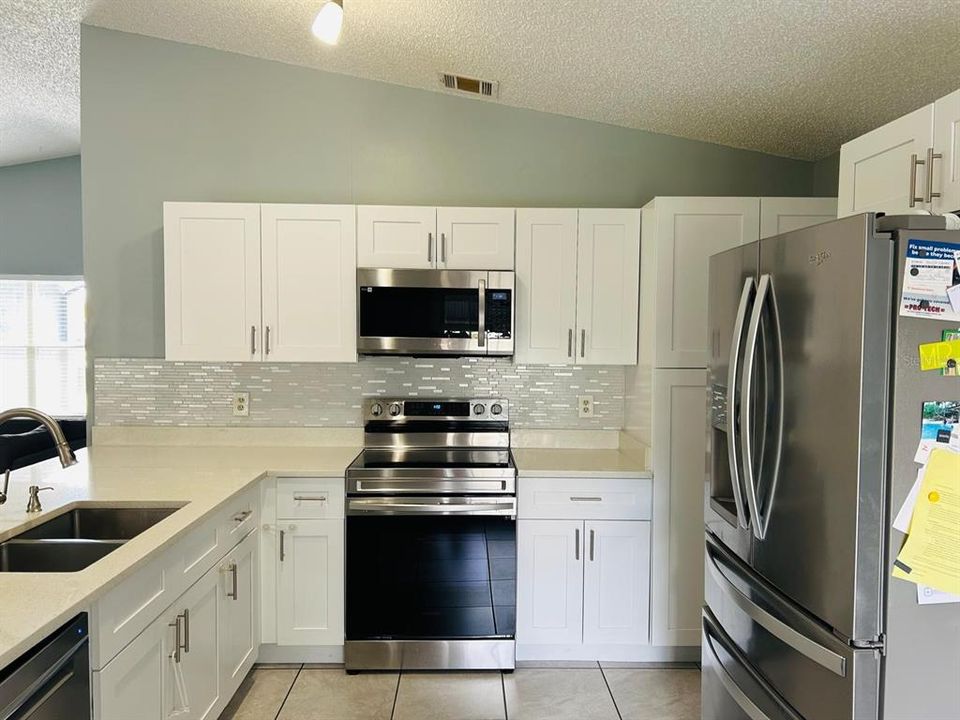 For Sale: $359,900 (3 beds, 2 baths, 1244 Square Feet)