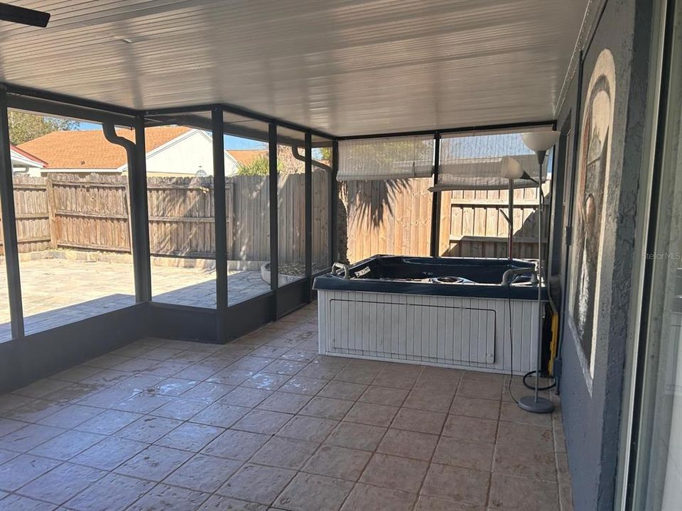 For Sale: $359,900 (3 beds, 2 baths, 1244 Square Feet)