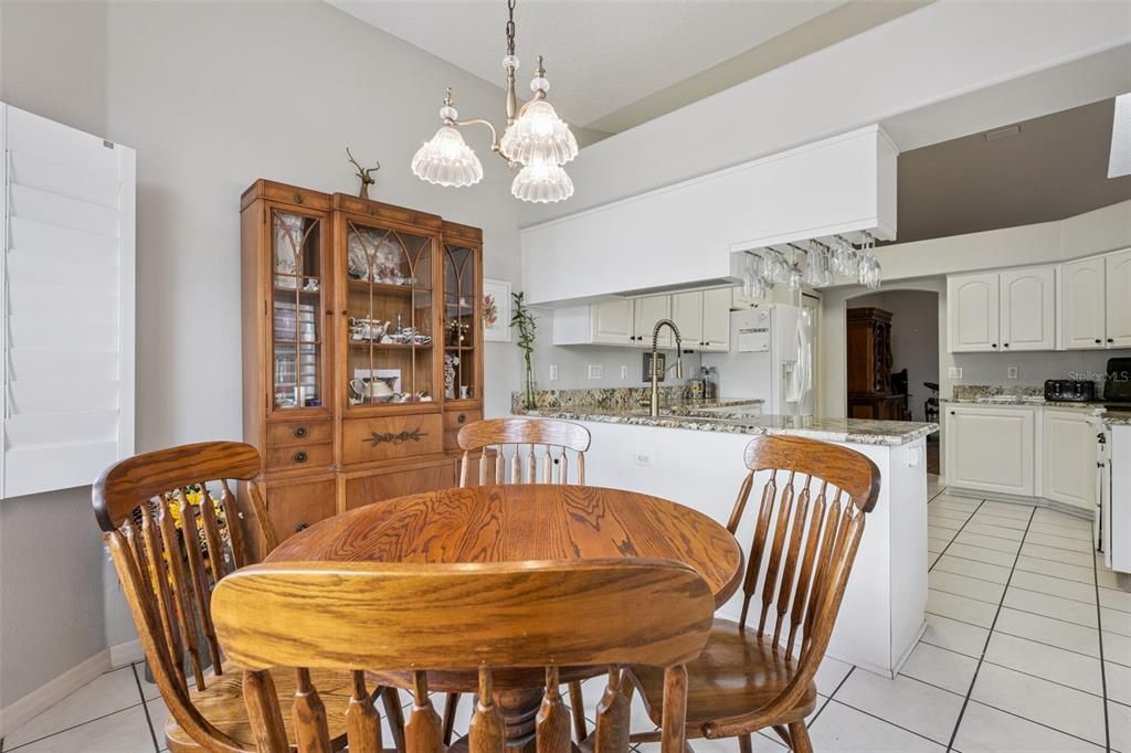 На продажу: $389,999 (3 спален, 3 ванн, 2512 Квадратных фут)