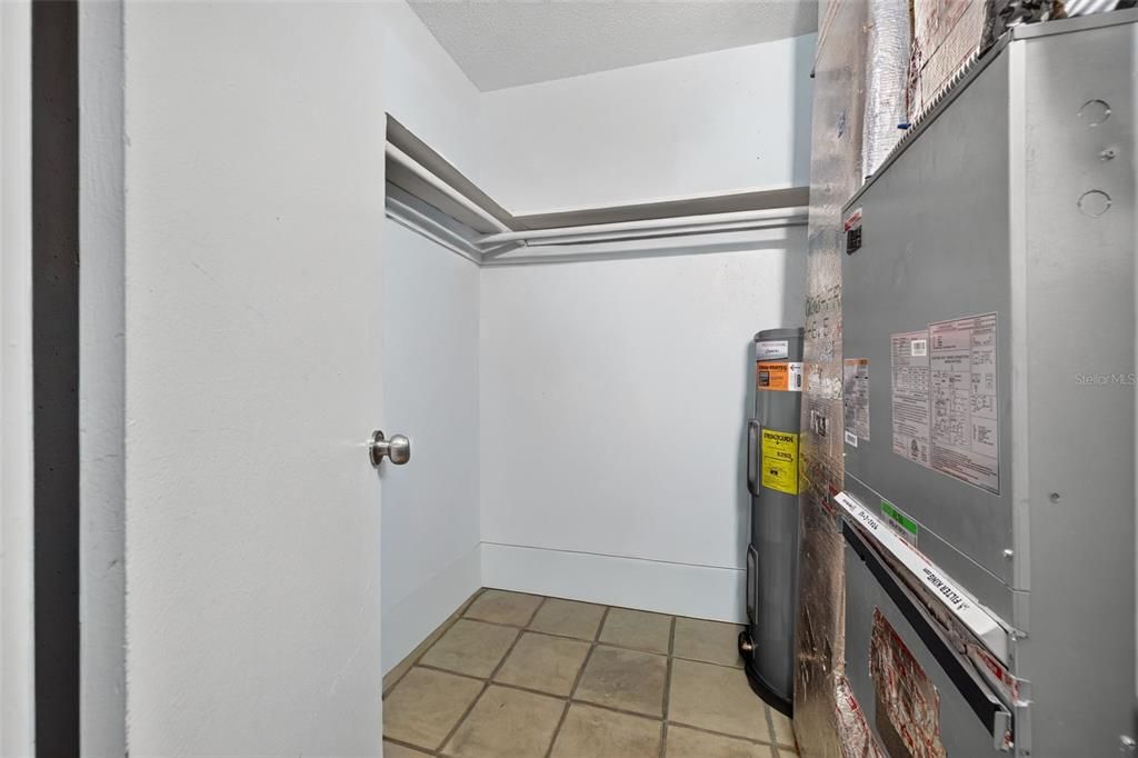 На продажу: $214,999 (1 спален, 1 ванн, 645 Квадратных фут)