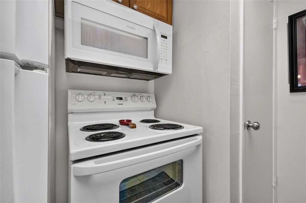 На продажу: $214,999 (1 спален, 1 ванн, 645 Квадратных фут)