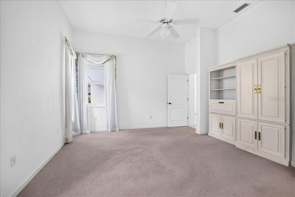 For Sale: $384,900 (3 beds, 2 baths, 2200 Square Feet)