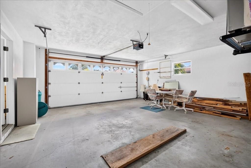 For Sale: $384,900 (3 beds, 2 baths, 2200 Square Feet)