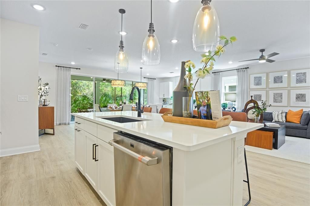 En Venta: $422,519 (4 camas, 2 baños, 1960 Pies cuadrados)