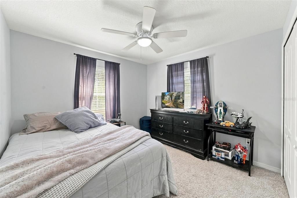 Active With Contract: $149,999 (3 beds, 2 baths, 1408 Square Feet)
