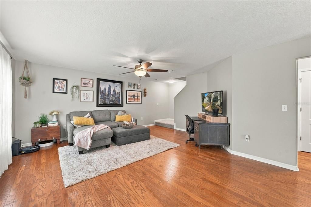 Active With Contract: $149,999 (3 beds, 2 baths, 1408 Square Feet)