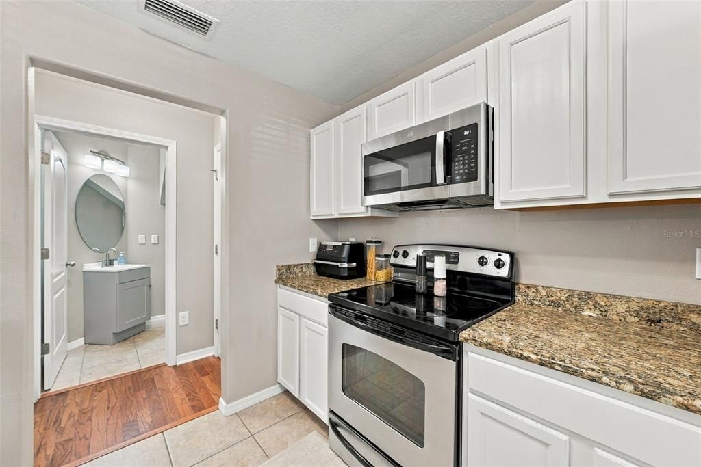 Active With Contract: $149,999 (3 beds, 2 baths, 1408 Square Feet)