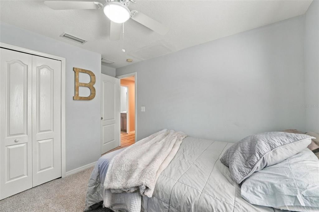 Active With Contract: $149,999 (3 beds, 2 baths, 1408 Square Feet)