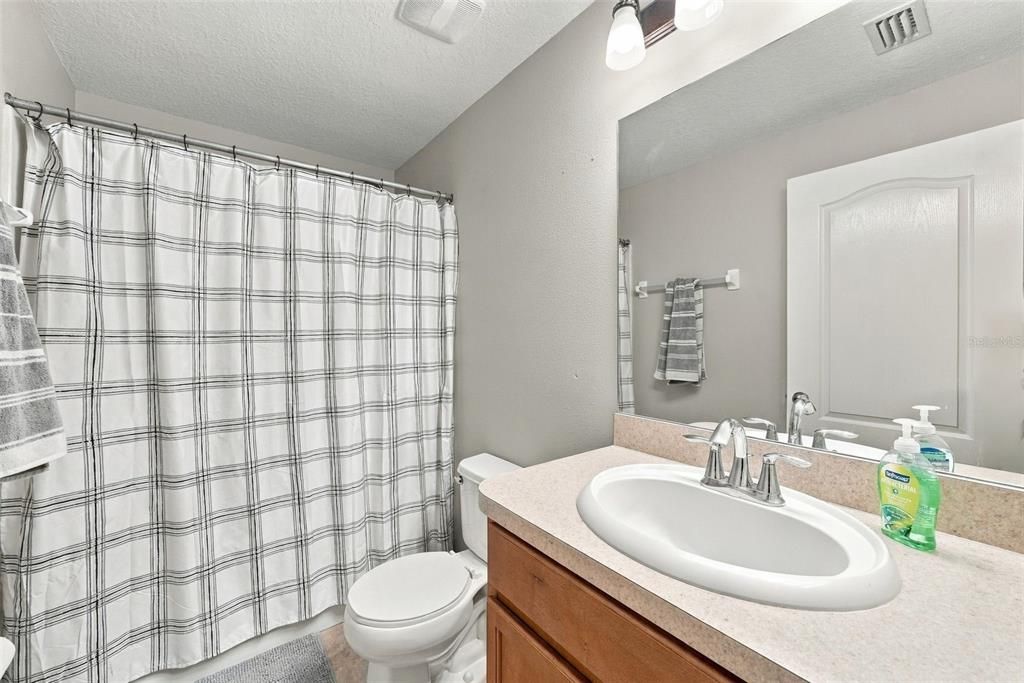 Active With Contract: $149,999 (3 beds, 2 baths, 1408 Square Feet)