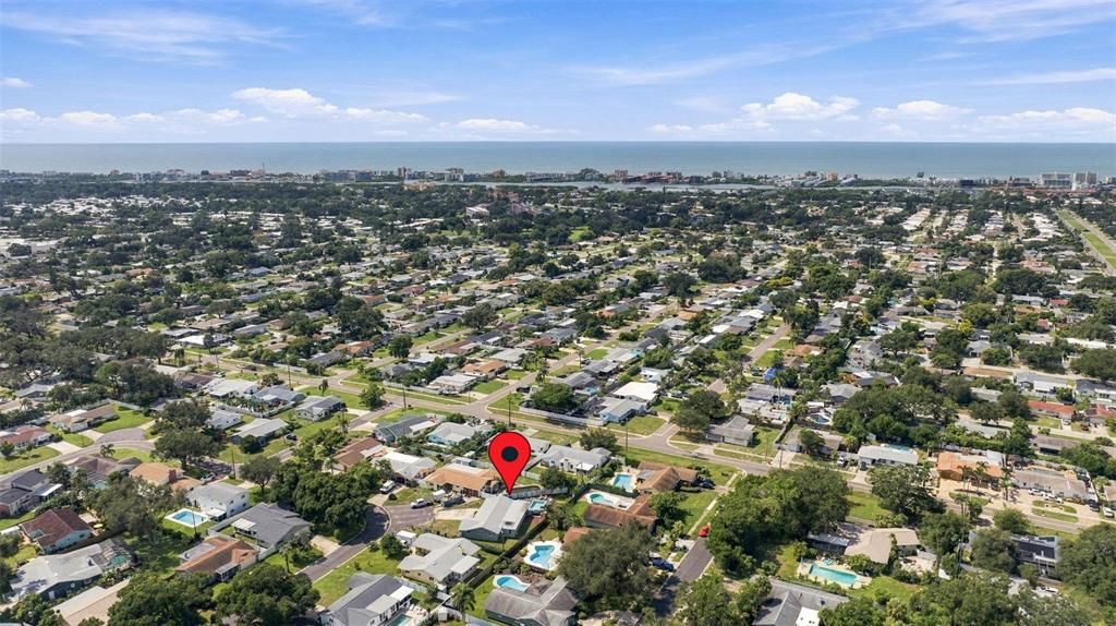 En Venta: $699,900 (4 camas, 2 baños, 2282 Pies cuadrados)