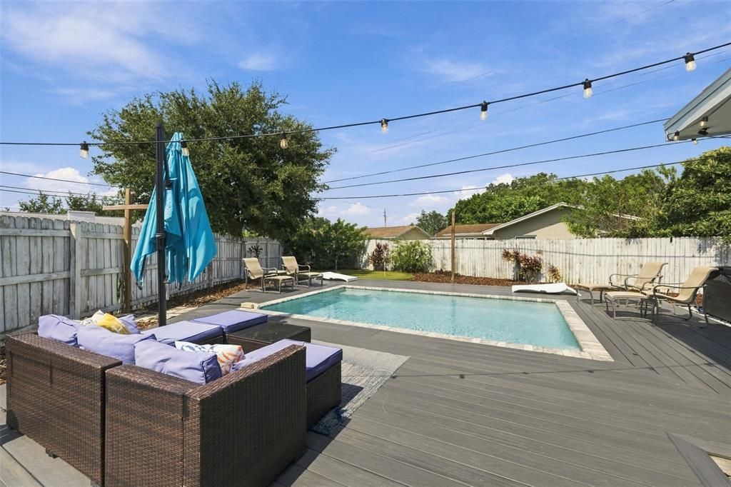 En Venta: $699,900 (4 camas, 2 baños, 2282 Pies cuadrados)