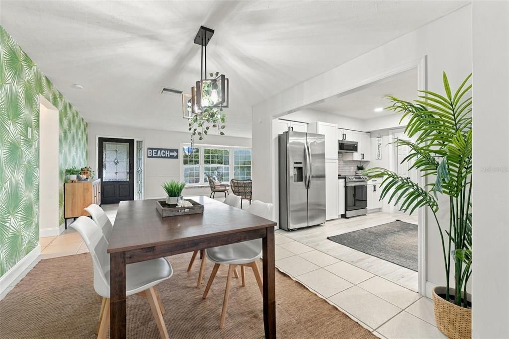 En Venta: $699,900 (4 camas, 2 baños, 2282 Pies cuadrados)