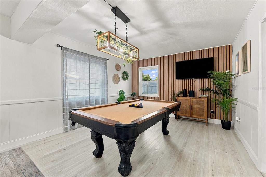 En Venta: $699,900 (4 camas, 2 baños, 2282 Pies cuadrados)