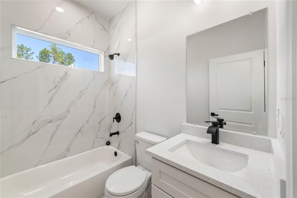 En Venta: $325,000 (4 camas, 3 baños, 1949 Pies cuadrados)