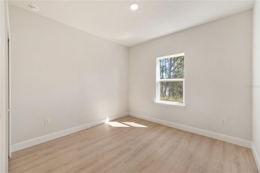 En Venta: $325,000 (4 camas, 3 baños, 1949 Pies cuadrados)