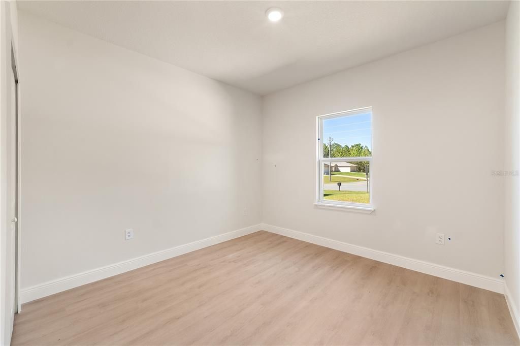 En Venta: $325,000 (4 camas, 3 baños, 1949 Pies cuadrados)