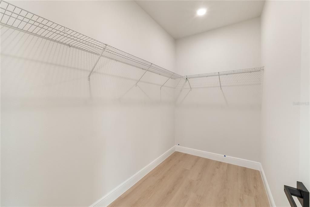 En Venta: $325,000 (4 camas, 3 baños, 1949 Pies cuadrados)