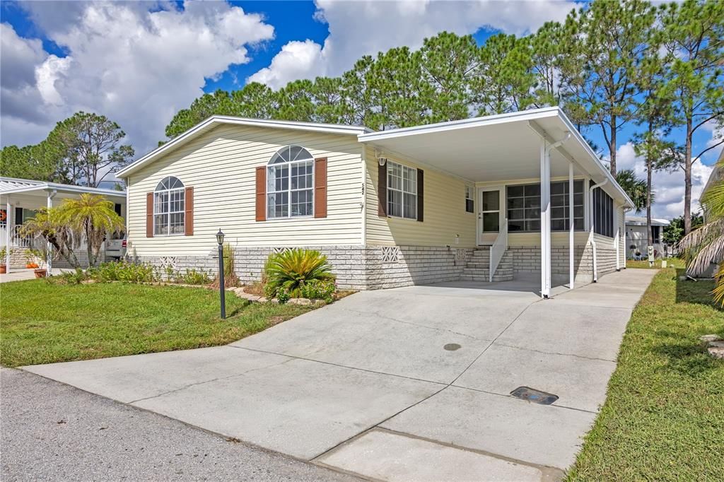 For Sale: $212,900 (2 beds, 2 baths, 1829 Square Feet)