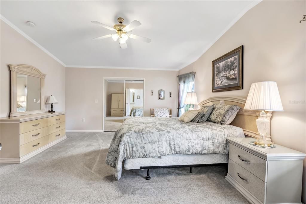 For Sale: $212,900 (2 beds, 2 baths, 1829 Square Feet)