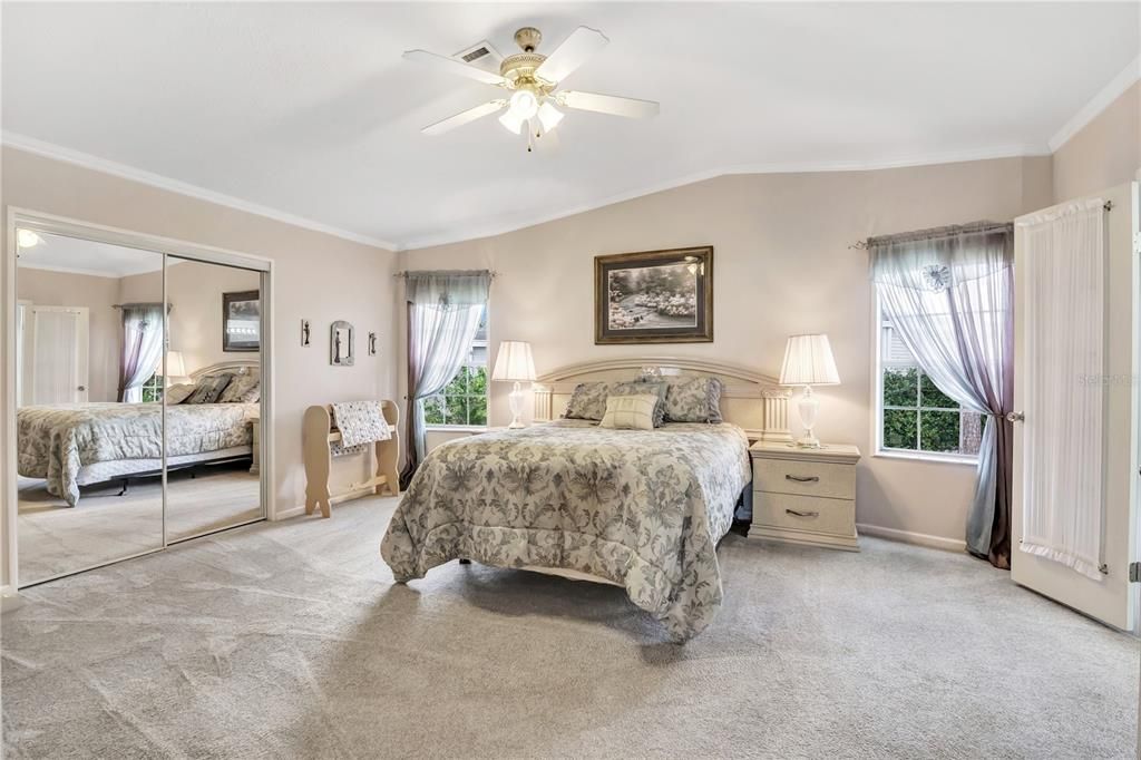For Sale: $212,900 (2 beds, 2 baths, 1829 Square Feet)