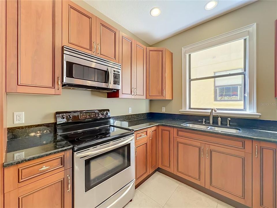 For Sale: $419,900 (3 beds, 2 baths, 1711 Square Feet)