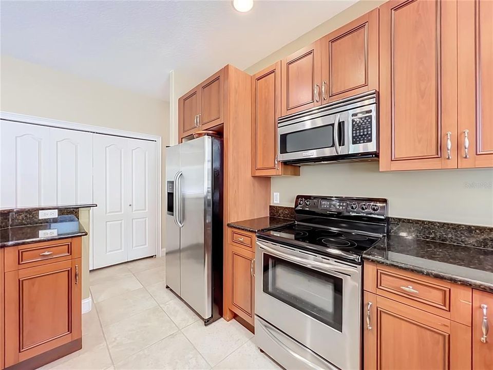 For Sale: $419,900 (3 beds, 2 baths, 1711 Square Feet)