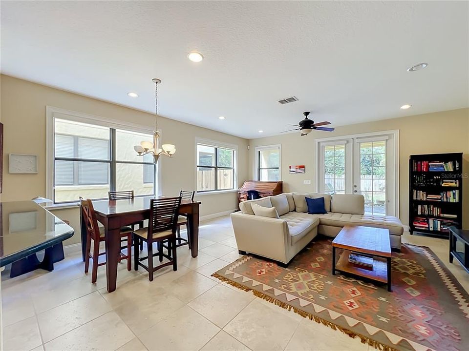 For Sale: $419,900 (3 beds, 2 baths, 1711 Square Feet)