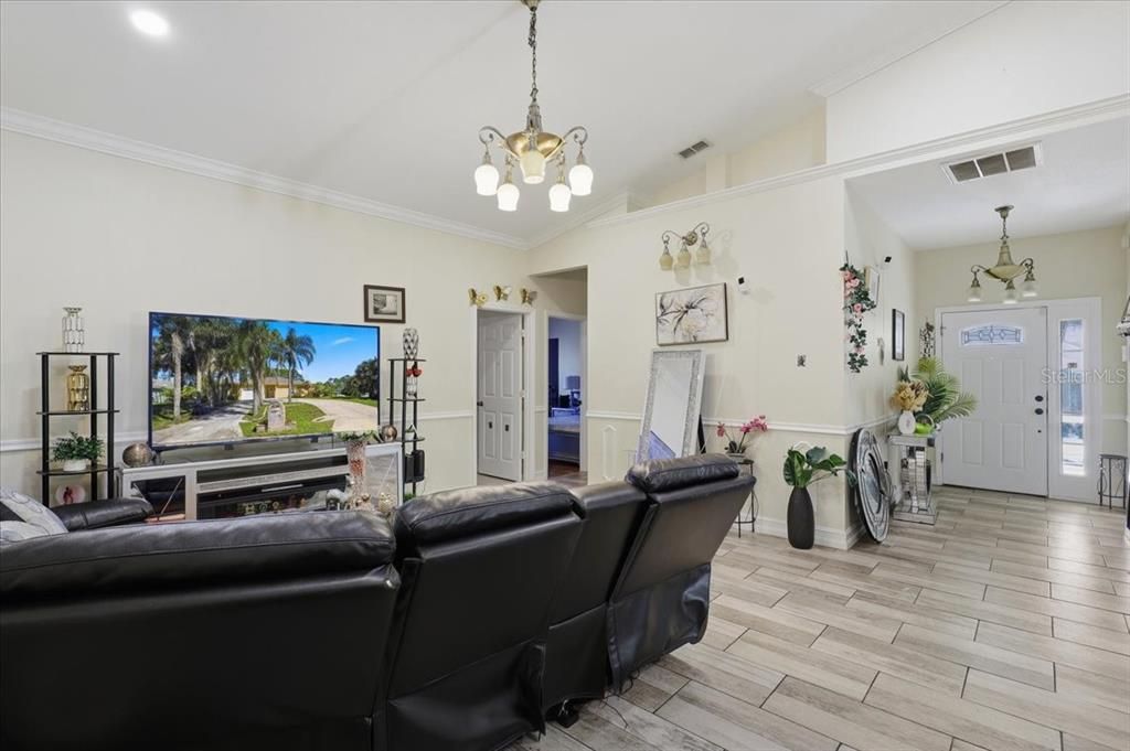 For Sale: $499,900 (0 beds, 0 baths, 2657 Square Feet)