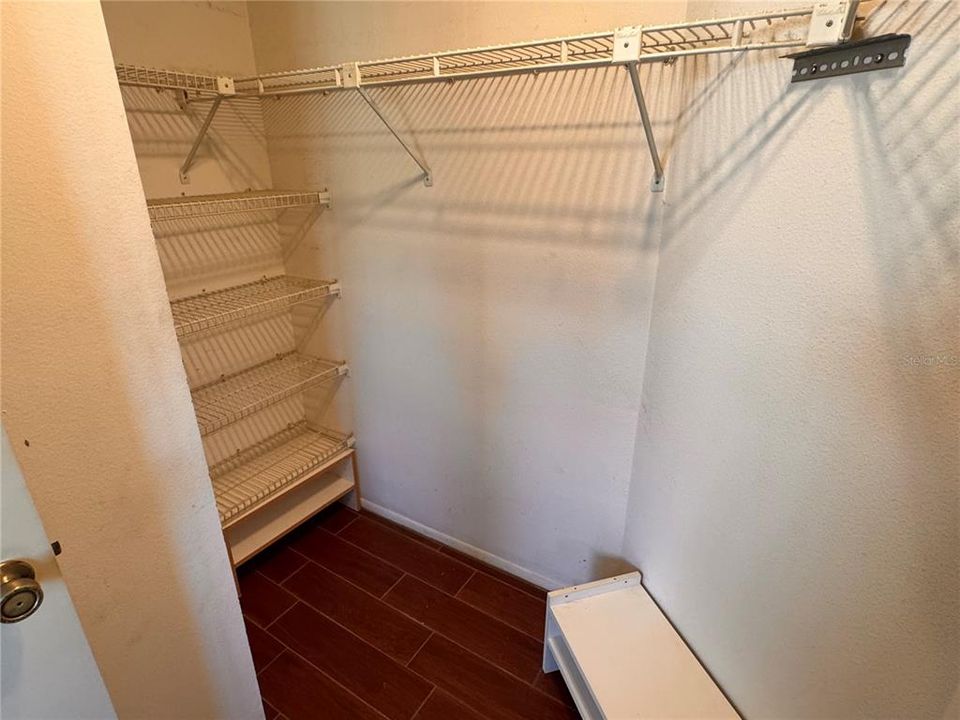 На продажу: $300,000 (2 спален, 2 ванн, 955 Квадратных фут)