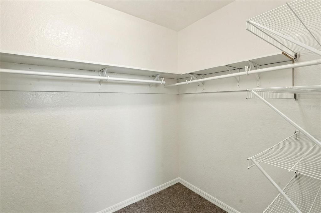 For Sale: $305,000 (4 beds, 2 baths, 1715 Square Feet)