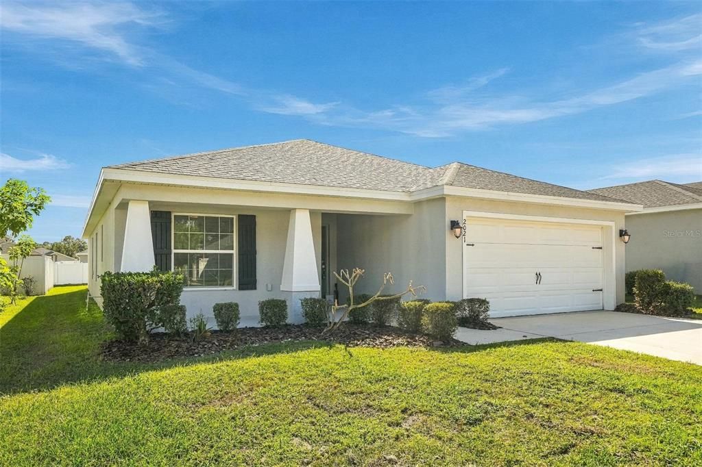 For Sale: $305,000 (4 beds, 2 baths, 1715 Square Feet)