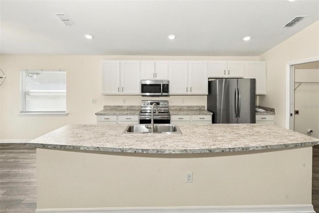 For Sale: $305,000 (4 beds, 2 baths, 1715 Square Feet)