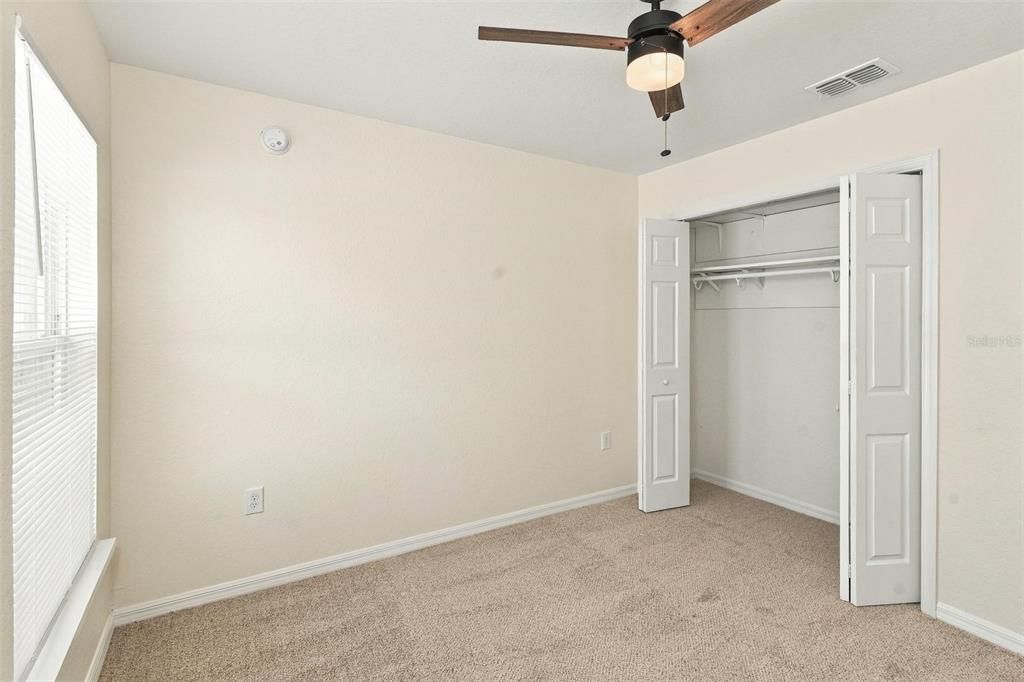For Sale: $305,000 (4 beds, 2 baths, 1715 Square Feet)