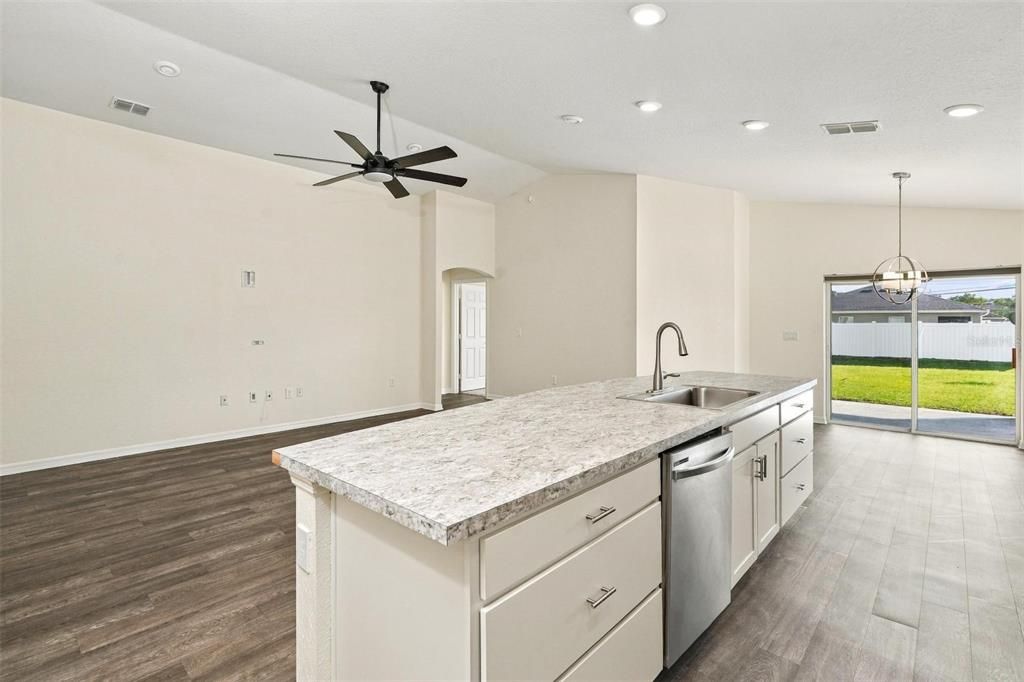 For Sale: $305,000 (4 beds, 2 baths, 1715 Square Feet)