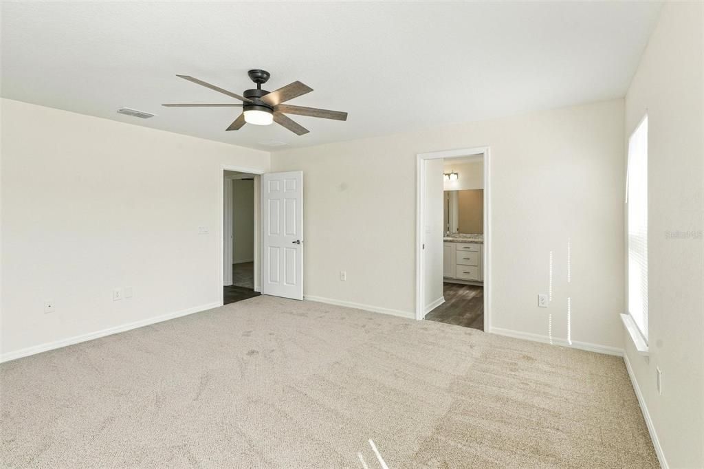 For Sale: $305,000 (4 beds, 2 baths, 1715 Square Feet)
