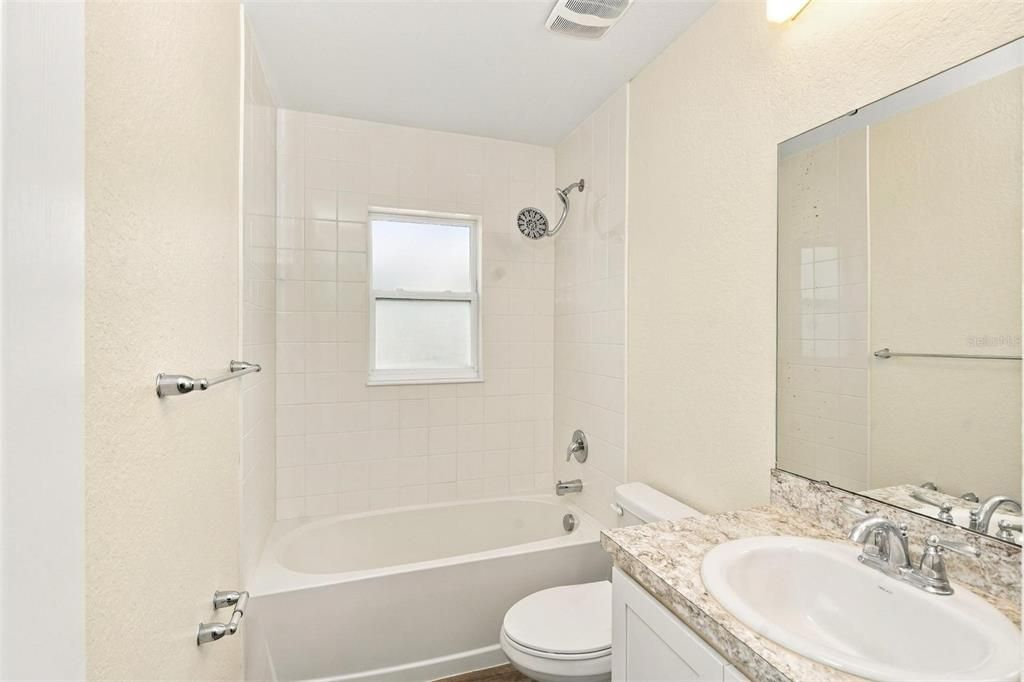 For Sale: $305,000 (4 beds, 2 baths, 1715 Square Feet)